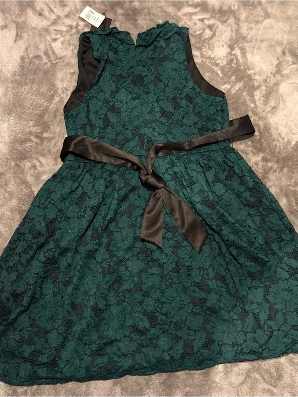 Gibson Green Lace Dress - Picture 2 of 4